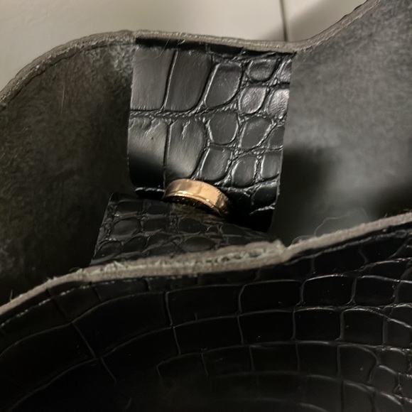 Faux Leather Crocodile Tote Bag - Picture 4 of 6